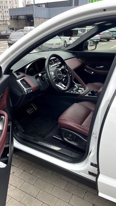 Ягуар E-PACE 2023