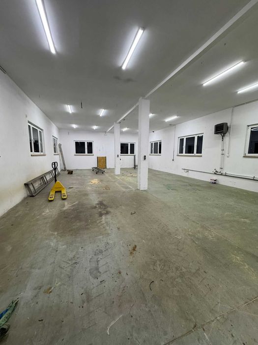 Hala/ Magazyn/ Obiekt z biurami oraz pomieszczeniami socjalnymi