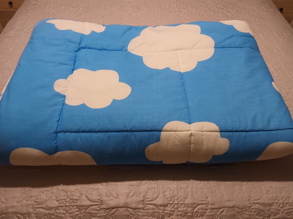 Edredon nuvens para cama de criança