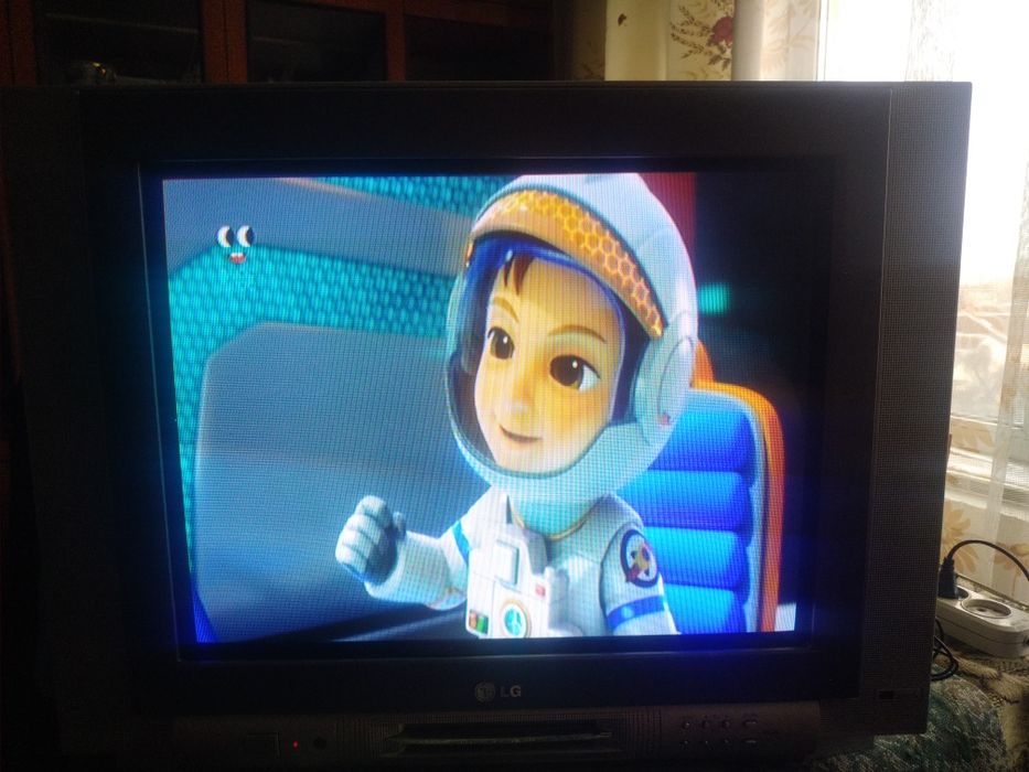 Телевизор с плоским экраном