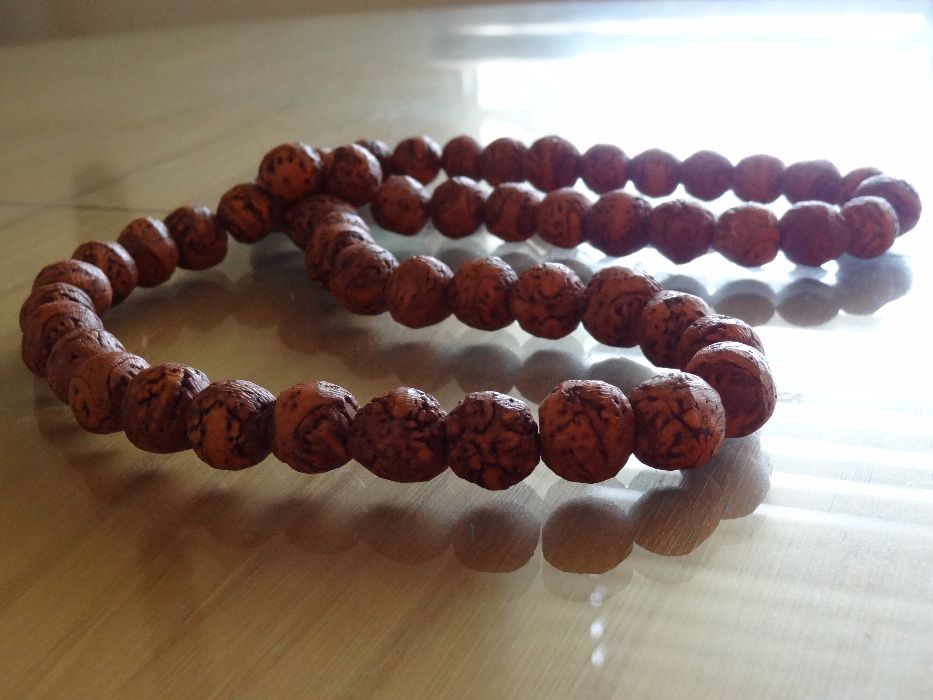 COLAR . RUDRAKSHA ∟ Índia . Varanasi