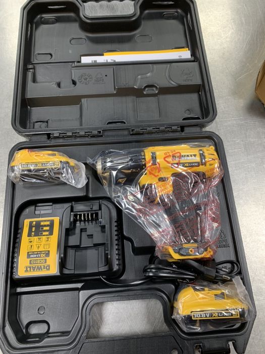 Aparafusadora 10,8V XR DeWalt DCD710D2