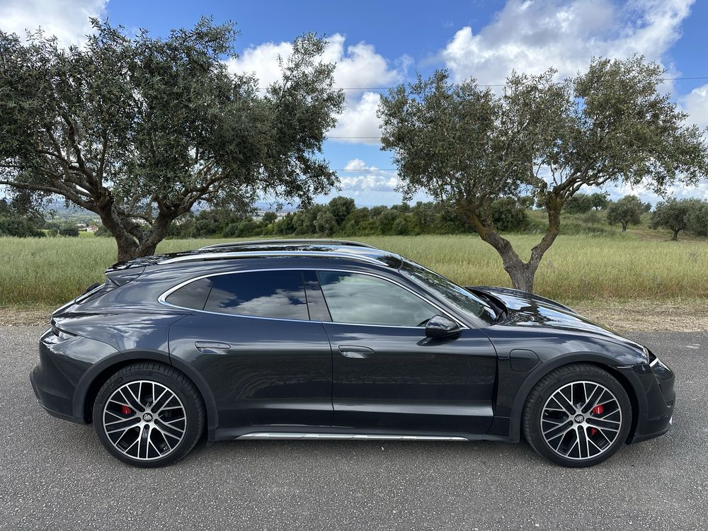 Porsche Taycan 4S Cross Turismo Performance Plus