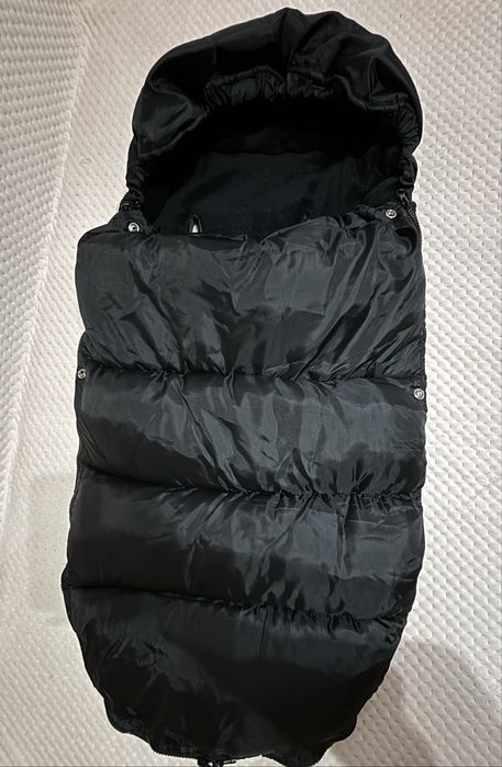 Продам футмуф зимовий і зимовий комбінезон від Primark.