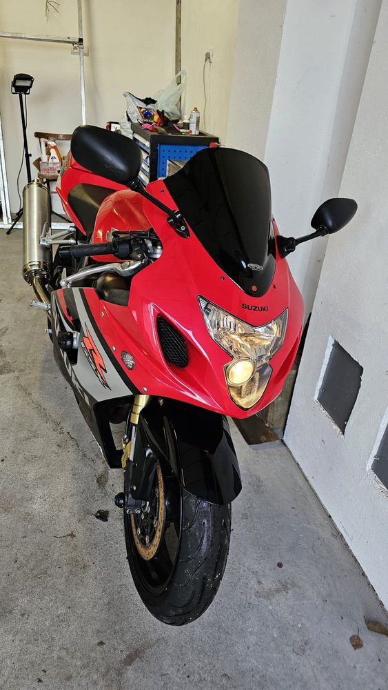 Suzuki GSX-R600 K5.   Przebieg 16,062 km.