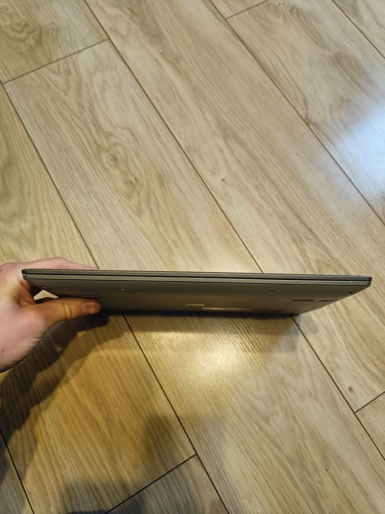 Laptop Lenovo używany
