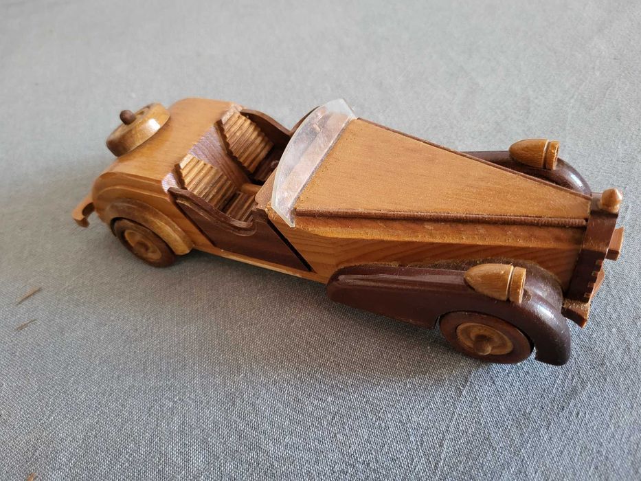 Conjunto de Carros em Madeira