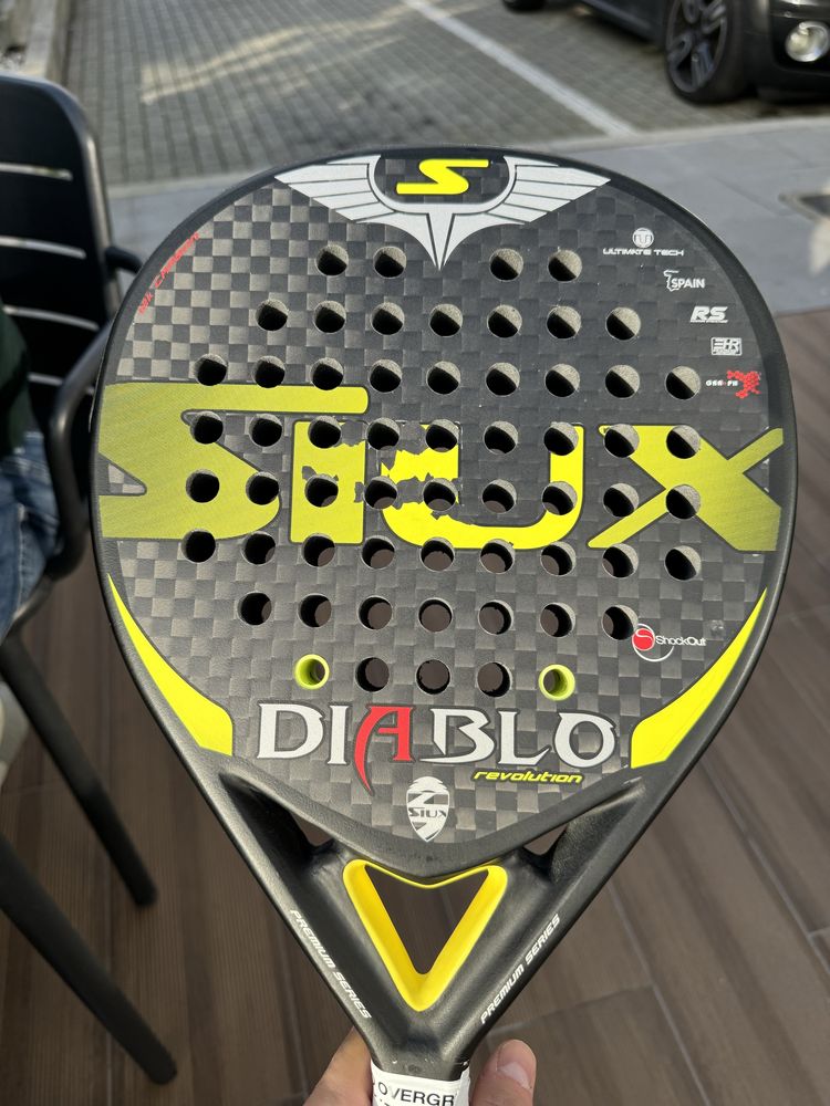 Padel siux diablo revolution 12k shockout