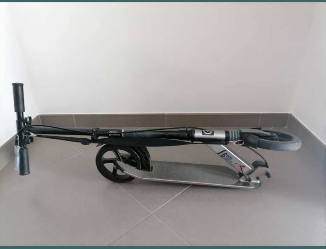 Trotinete Mid 9 com alça
