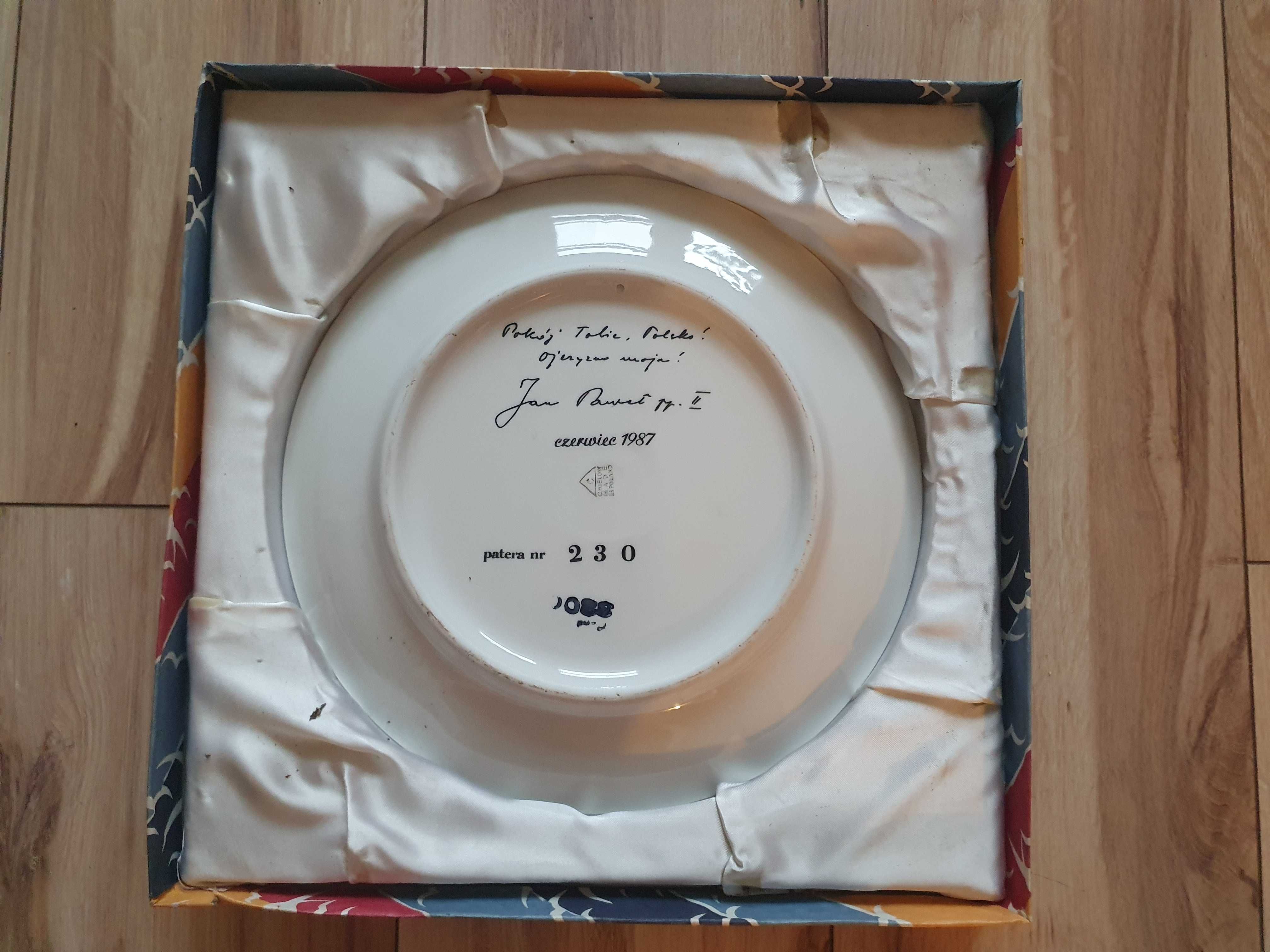Talerz Porcelanowy z wizerunkiem Papieża Jana Pawła II PRL z podpisem