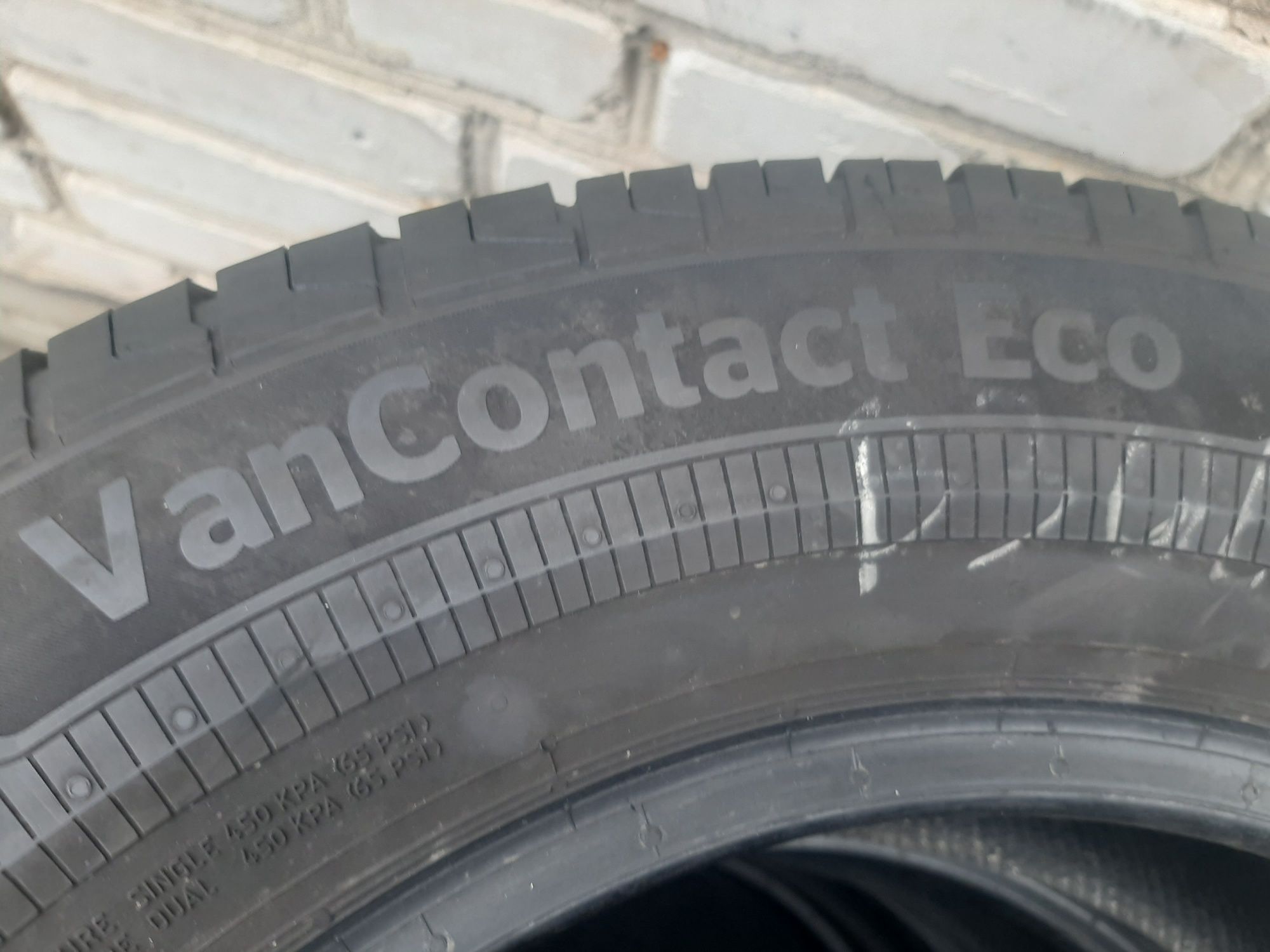 Шини б/у 215/65R15c Continental літо.