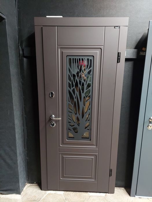 Вхідні двері на різний смак та бюджет."є Відновлення "