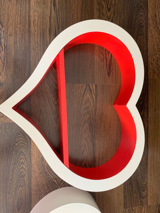 Półki w kształcie serc