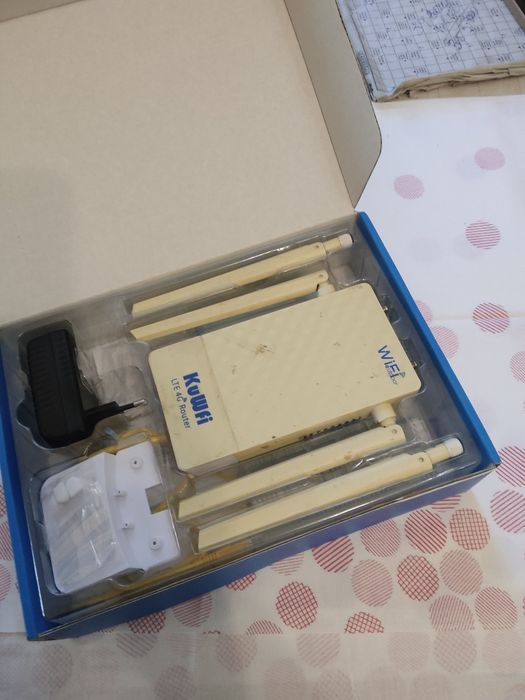 Роутер на запчастини Телефон на запчастини Годинник