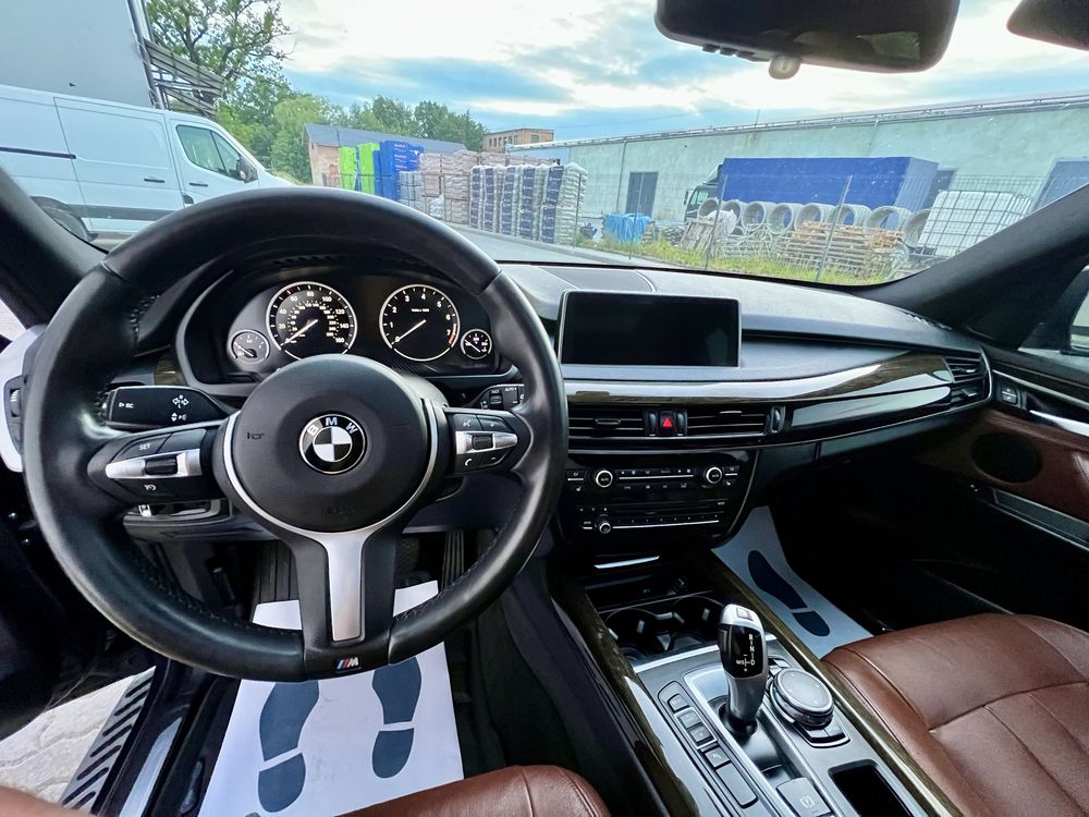 BMW X5 F15.
