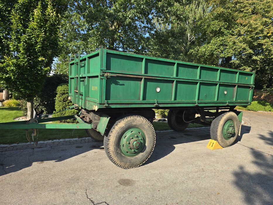 Sprzedam przyczepę rolnicza dwuosiowa.