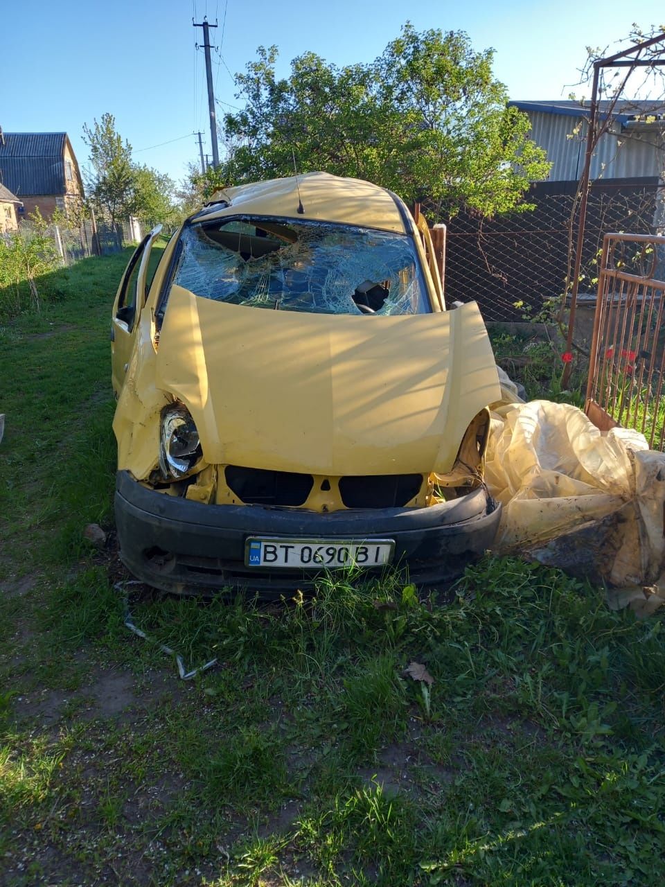 Renault Kengo після ДТП