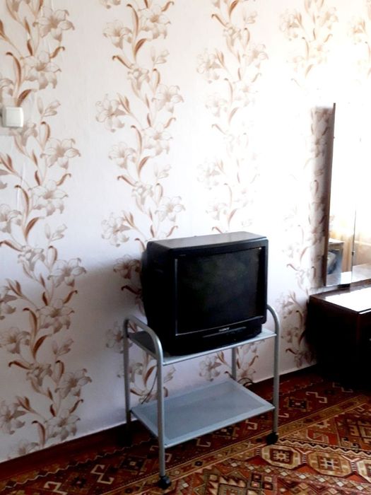 Оренда. 3-х кімнатна квартира в районі зупинки "Центр ДЮТ".