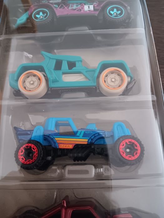 5 carros hotwheels