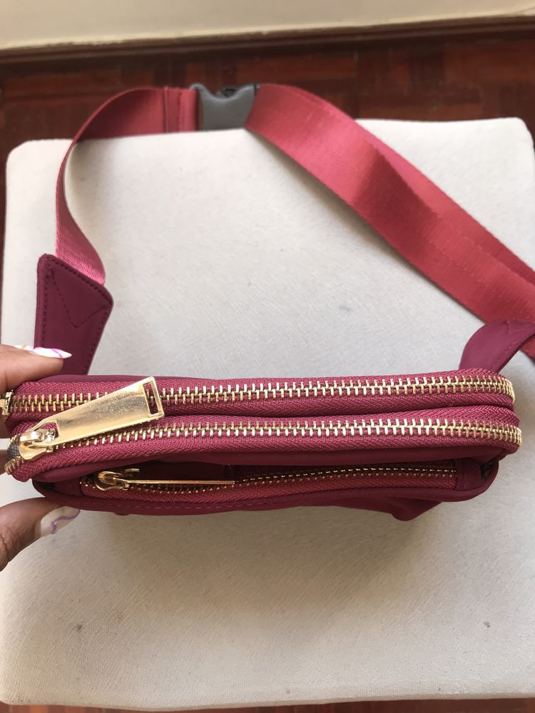 Bolsa cintura bordeaux NOVA