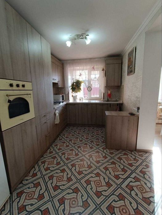 Продам 2-х этажный дом на Черемушках. Ремонт.