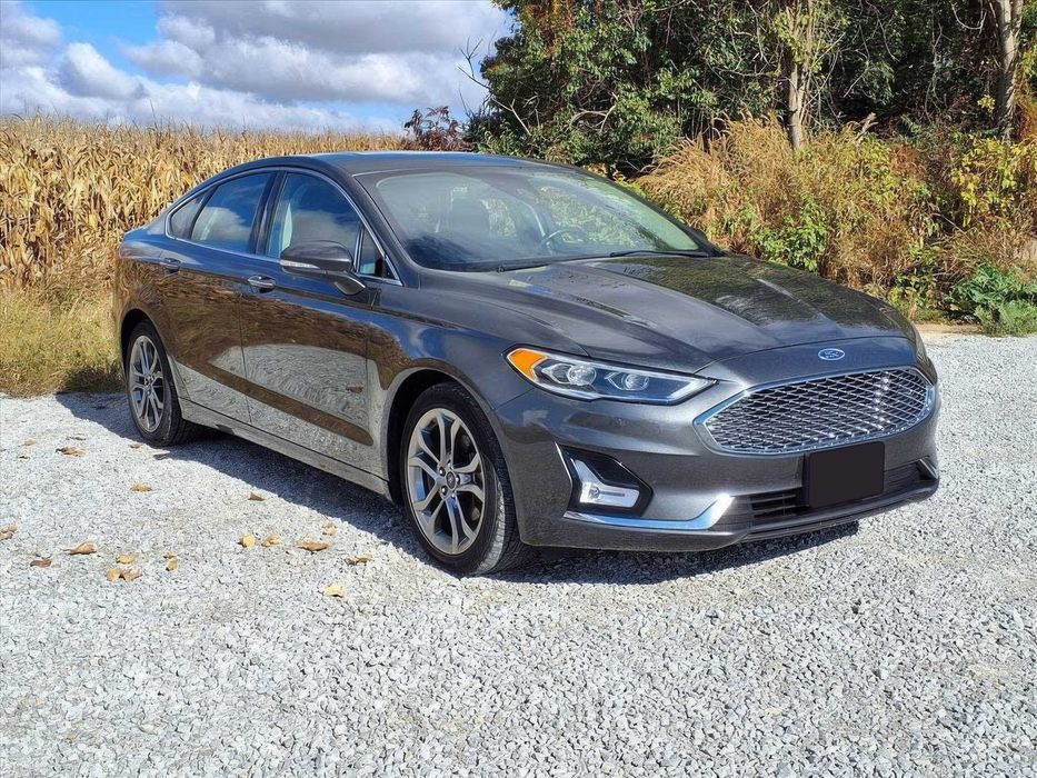 Ford Fusion Hybrid Titanium      2020