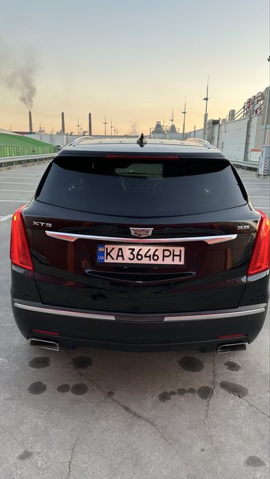 Чорний Каділлак. Пробіг 69000 км Стан нового автомобіля