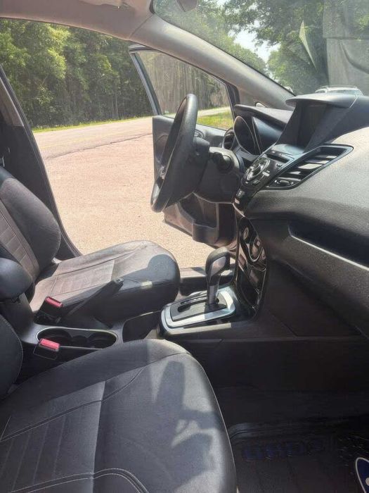 Ford Fiesta Titanium      2014