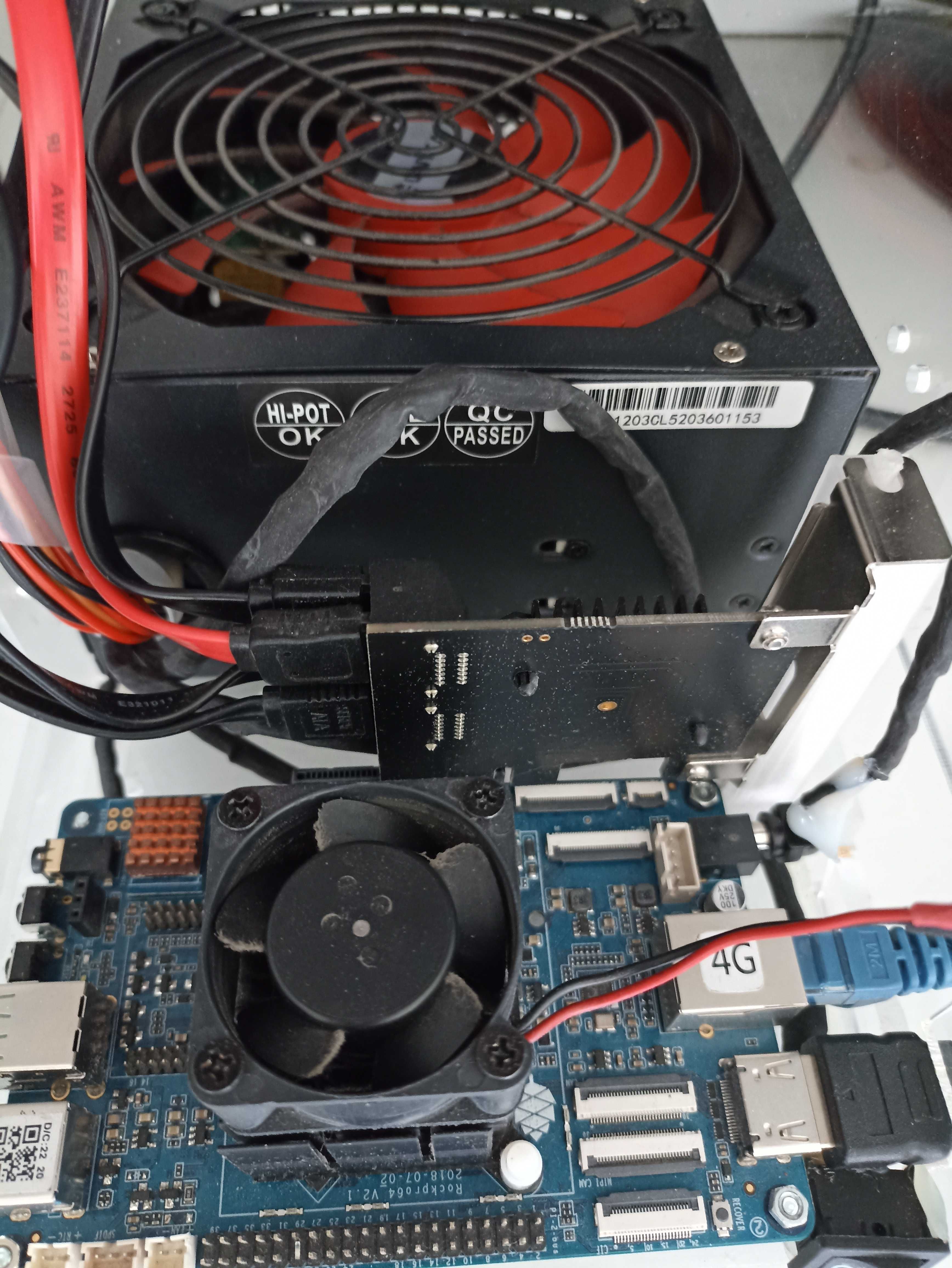 ROCKPro64 4GB Single Board + 64GB eMMC + Caixa + fonte + 4 discos
