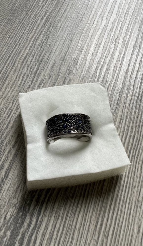 Conjunto de joias de prata com pedras azuis (anel e brincos)