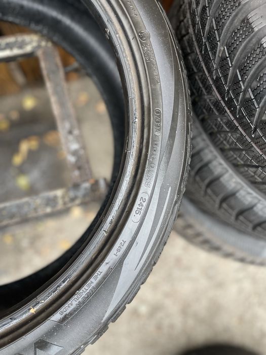 235/40 r19 шини, резина зима