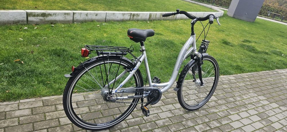 Rower Damski 28 Calowe koła Stan bardzo dobry Jak nowy.