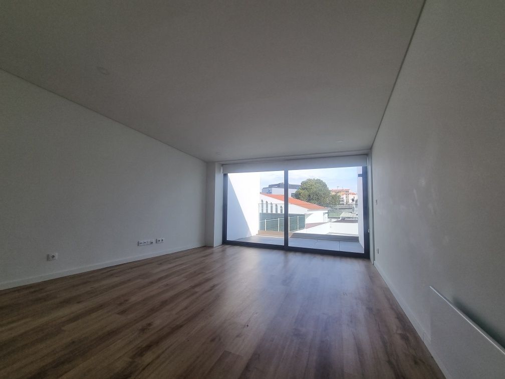 T1 C Terraço, c Novo, Prox Costa Cabral