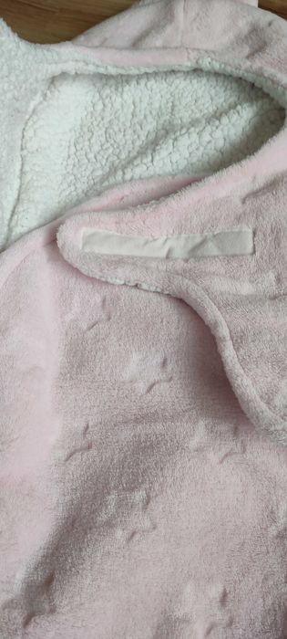 Otulacz różowy w gwiazdki