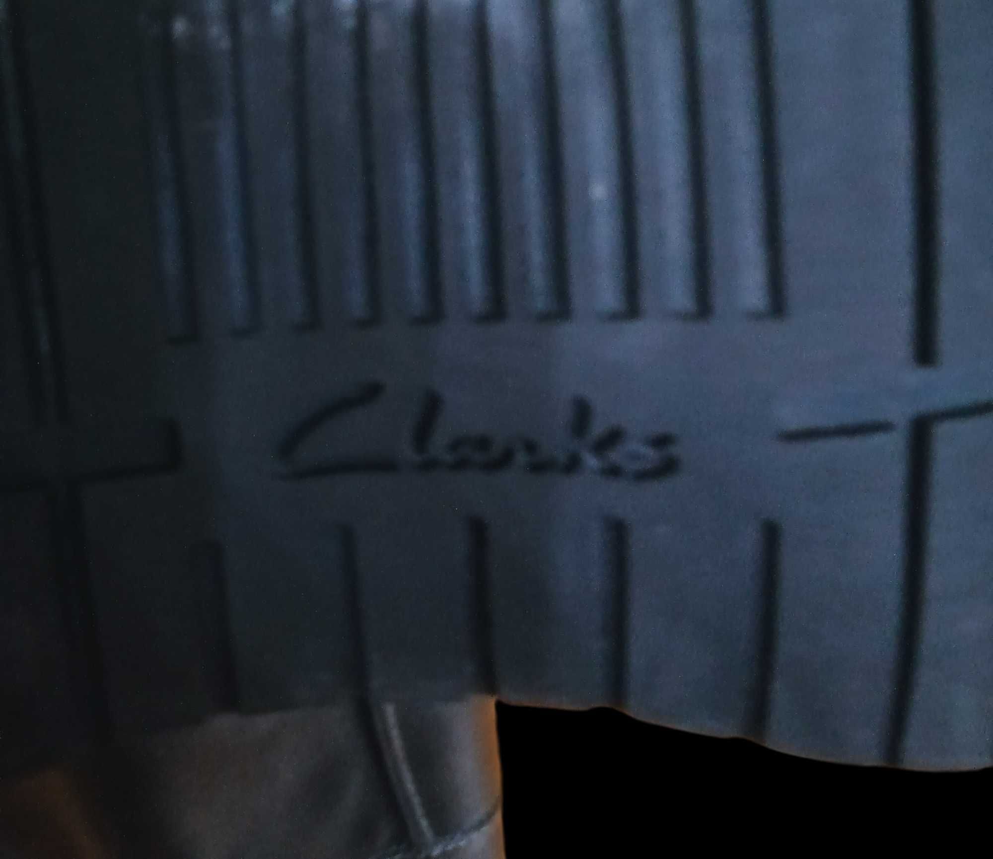 Bota sapato de couro preta da marca Clarks, tamanho 38