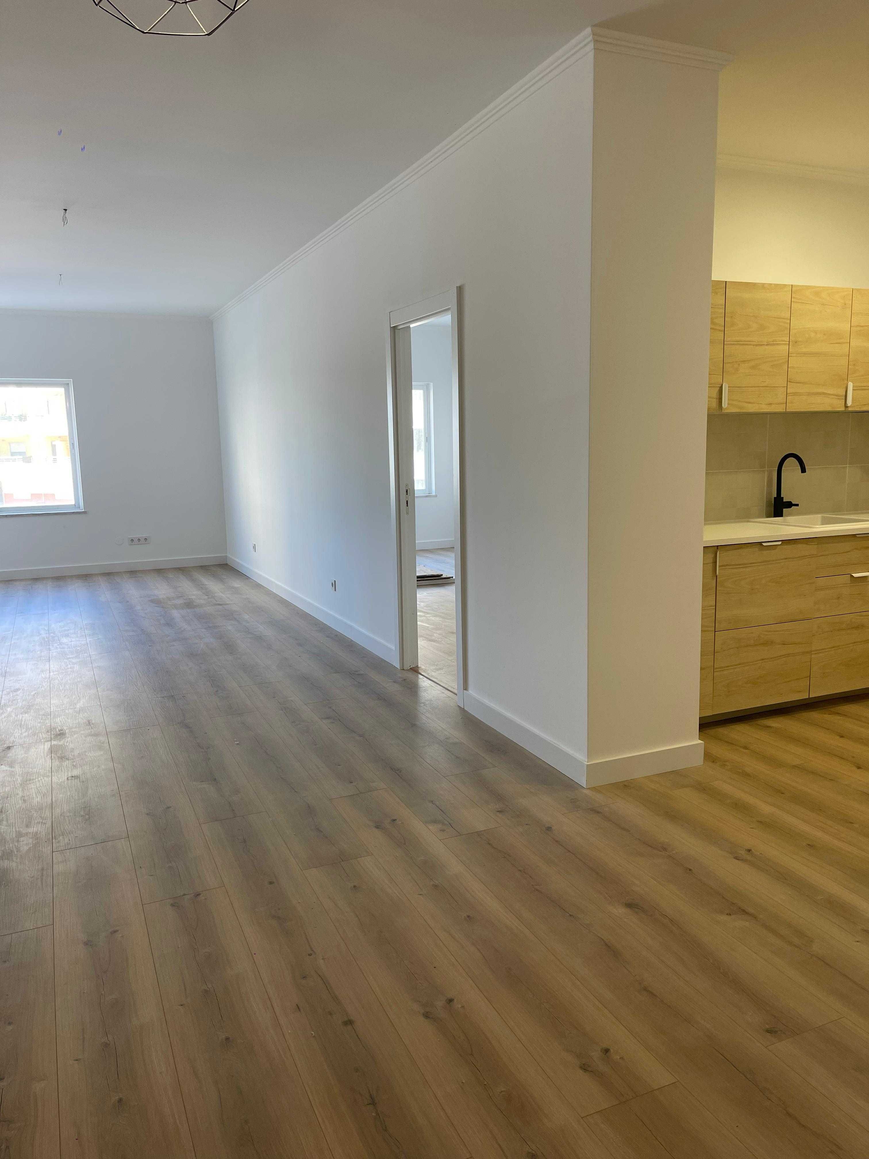Espaço Comercial - Rio de Mouro