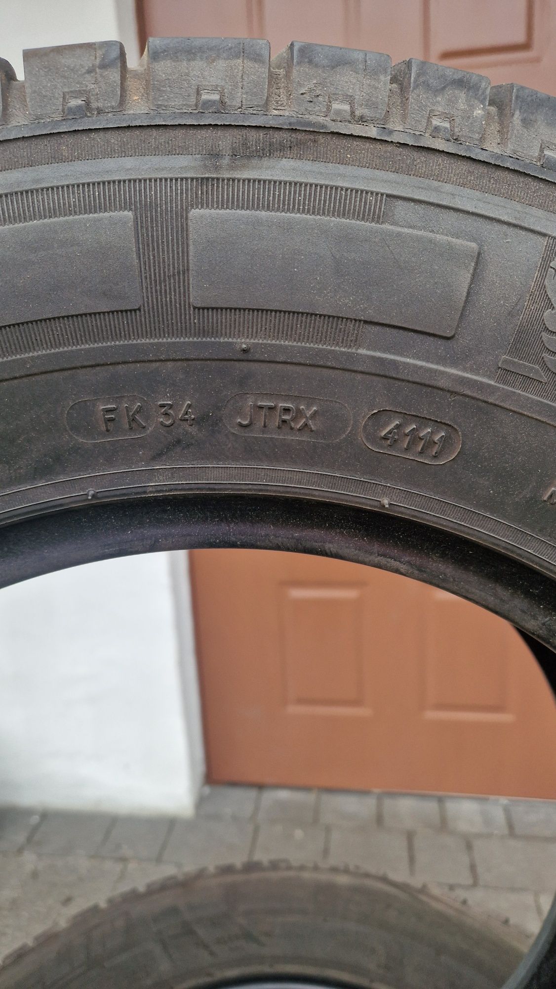 Michelin Agilis 215/70R15C