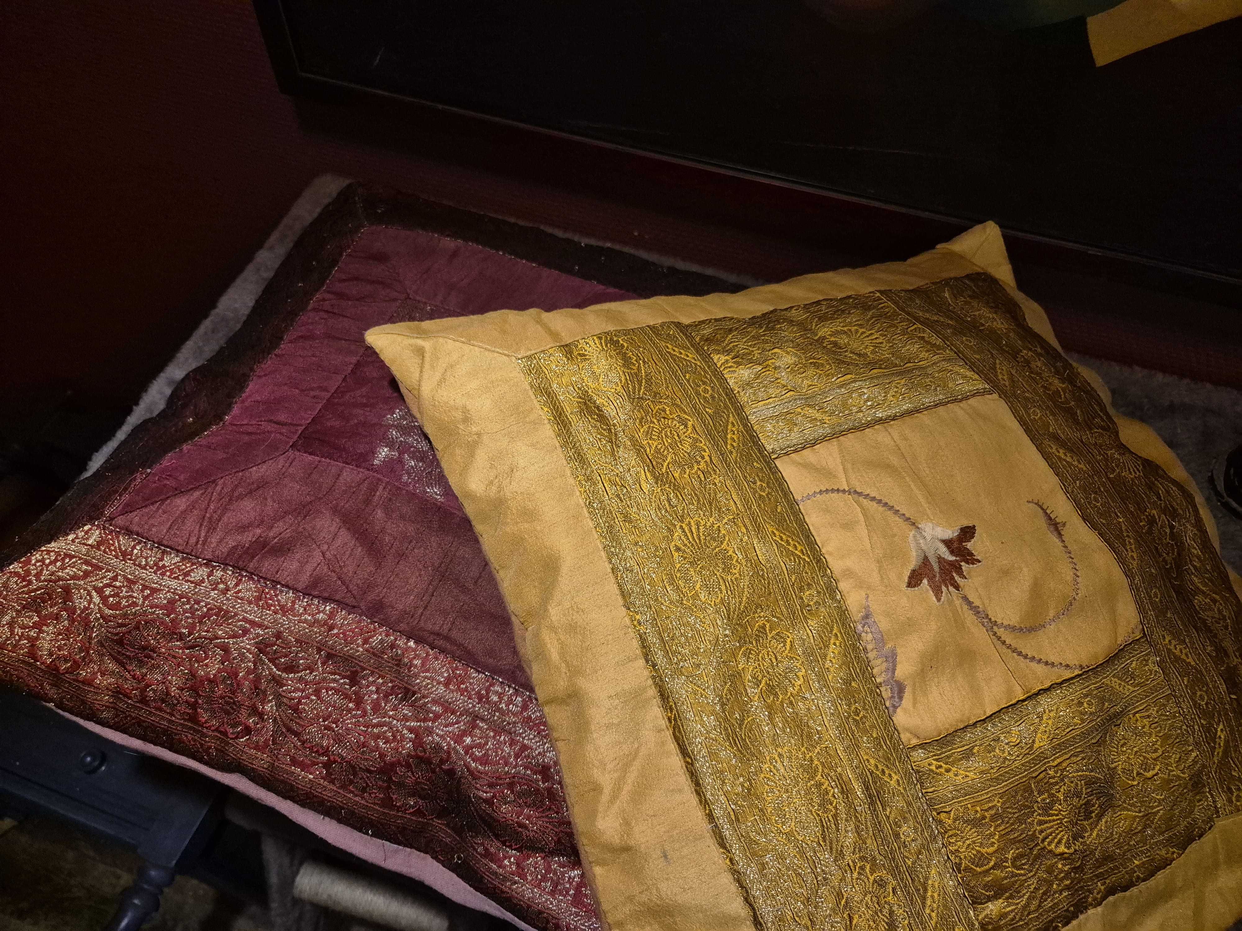 2 poduszki orientalne złota i bordowa komplet