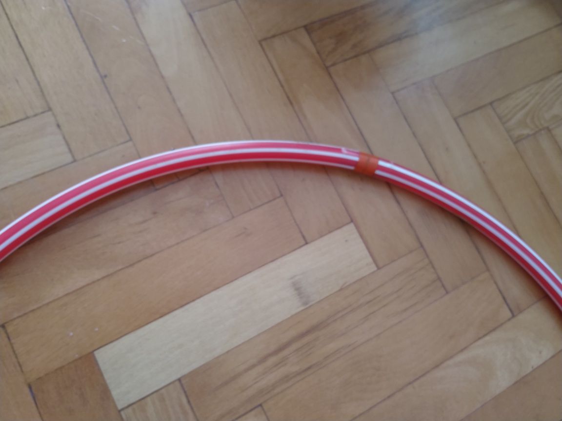 Hula hop czerwono biała 67 cm