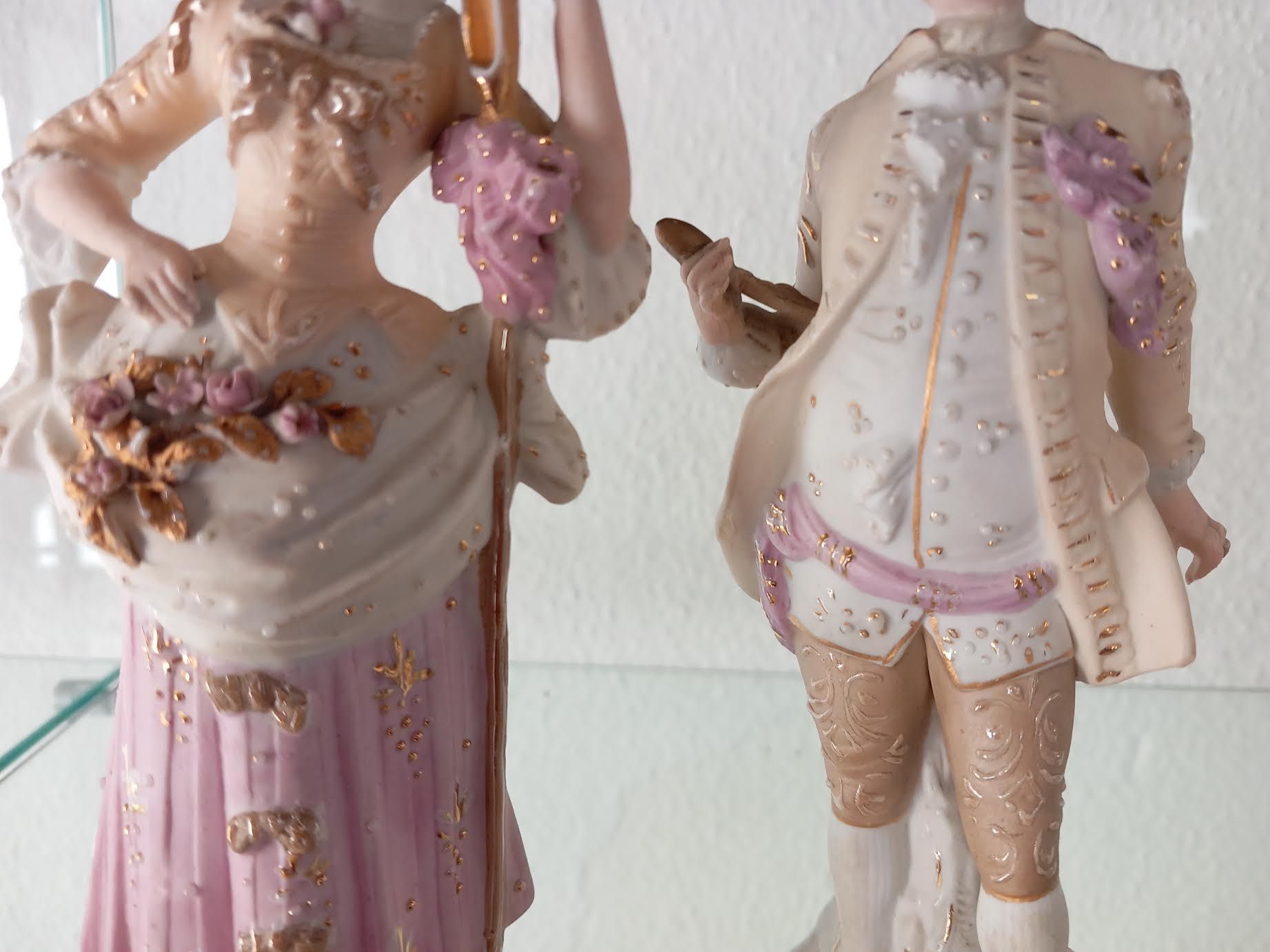 Porcelana antiga, par de figuras