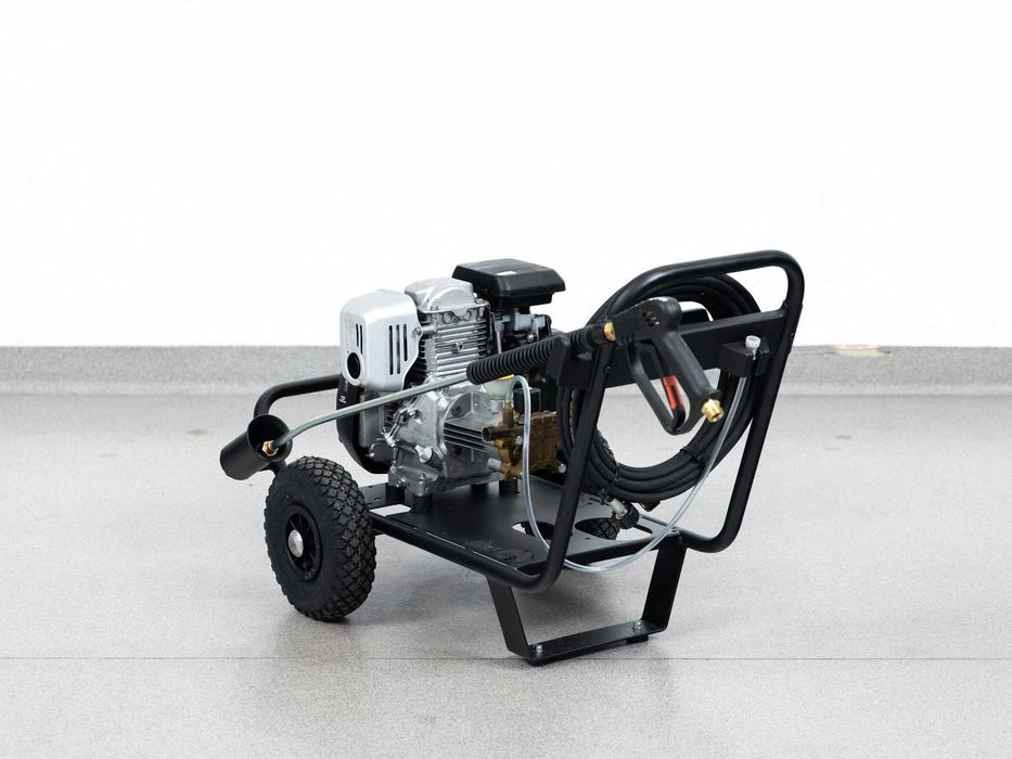 MYJKA CIŚNIENIOWA KARCHER HD 830 BS HONDA GC 160 150bar 600l/h 3500net