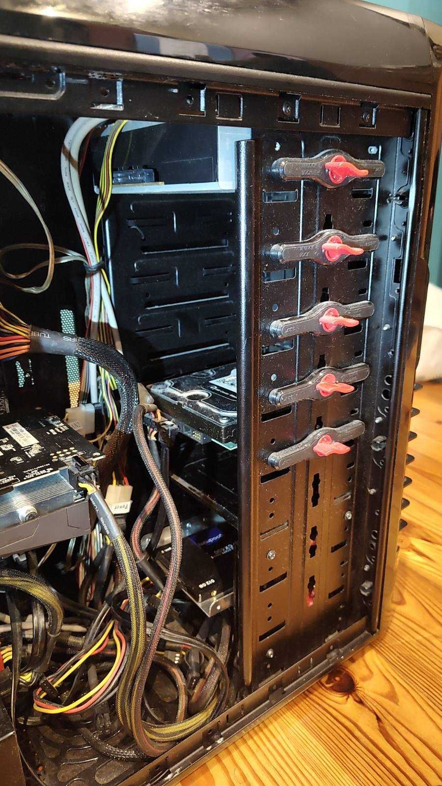 Komputer stacjonarny Intel Core i5-6600K, 16 GB RAM, Radeon RX 470 4GB