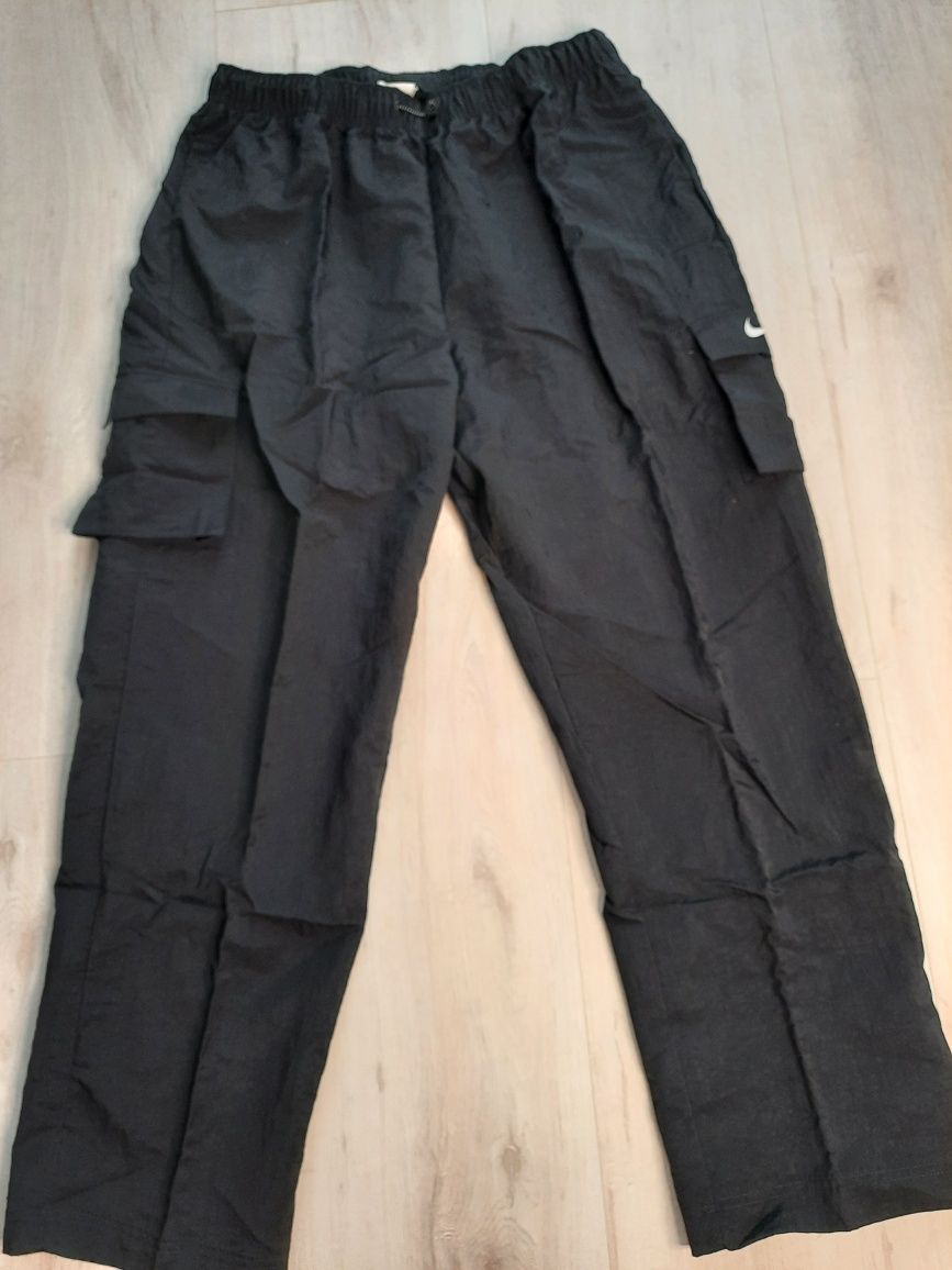 Оригінальні жіночі штани Nike High-Rise Woven Cargo Pants (DO7209-010)