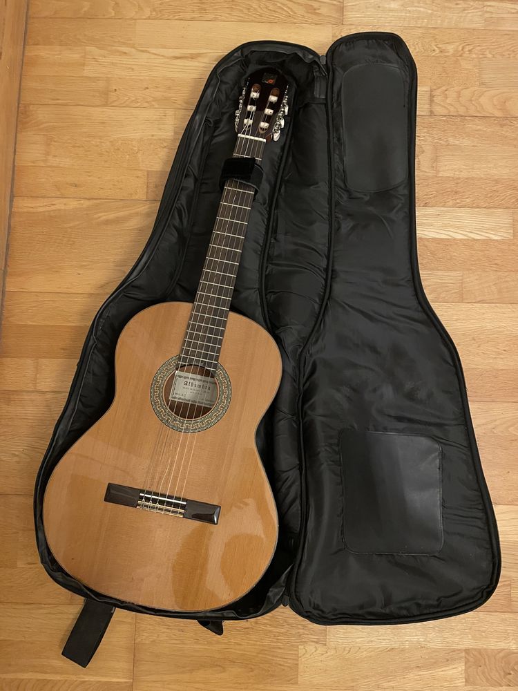 Guitarra Alhambra 3C com capa