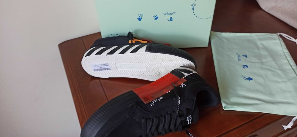 (r. 41) Nowe buty OFF-WHITE Vulcanized Low Black Orange Canvas czarne