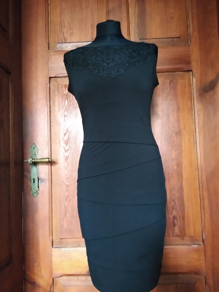 Czarna sukienka s
