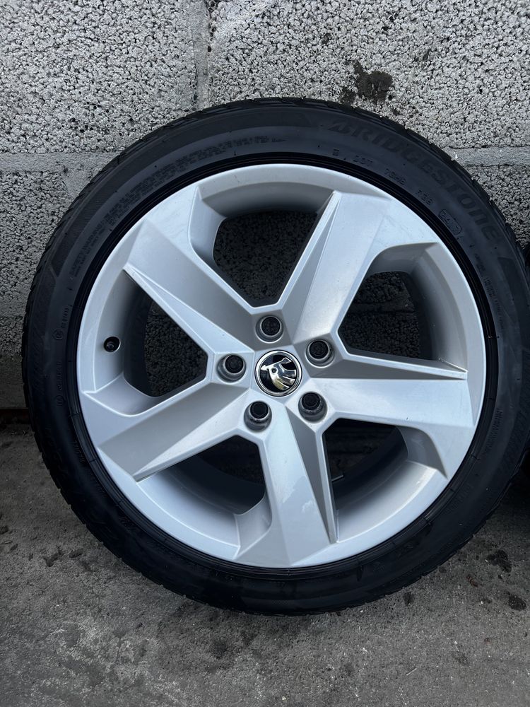 Koła Felgi R17 5x112 Skoda Octavia VRS Superb Letnie 225/45/17