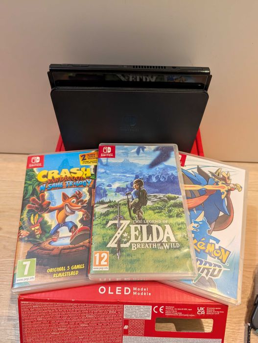 NINTENDO SWITCH OLED 4 joycon'y + gry