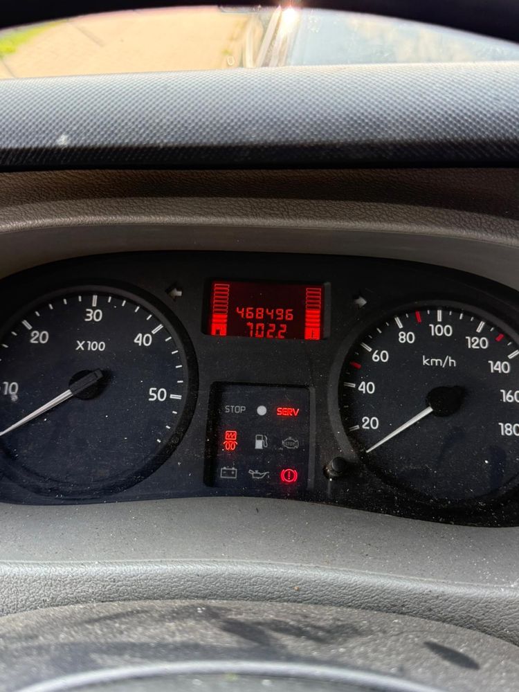 Sprzedam Busa Renault Master trzyosobowy 2004 r. !