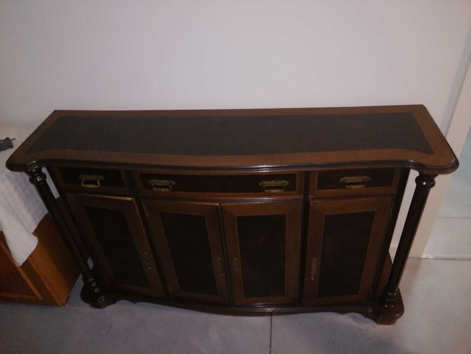 móvel sapateira com tampo em madeira